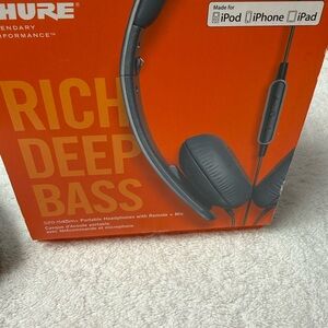 Shure Black Headphones with Remote and Mic